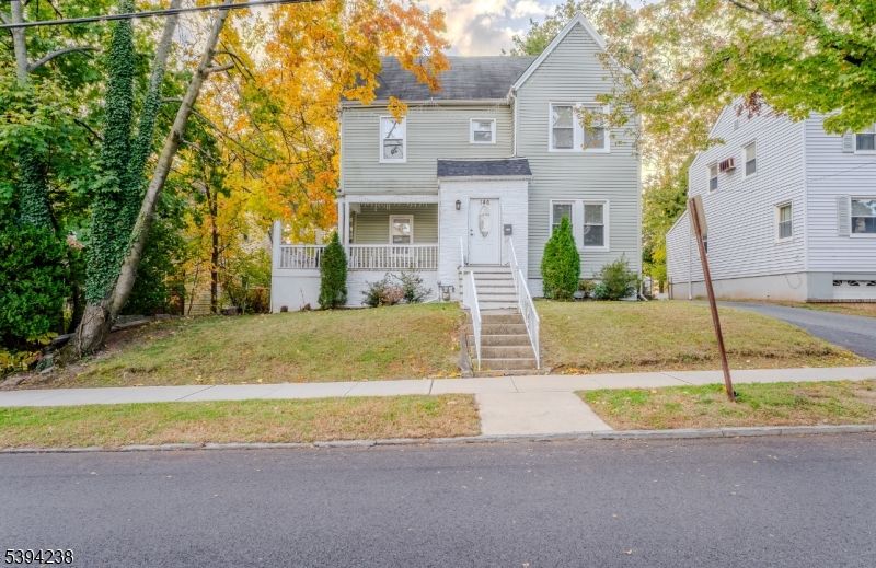 Exterior, Facade, Farmhouse