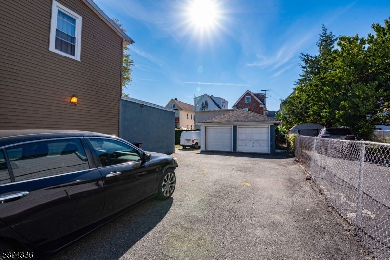 Detached Garage, Exterior