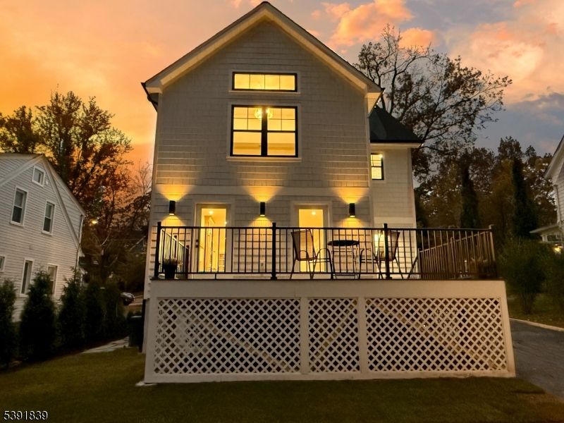 Exterior, Facade, Queen Anne Victorian