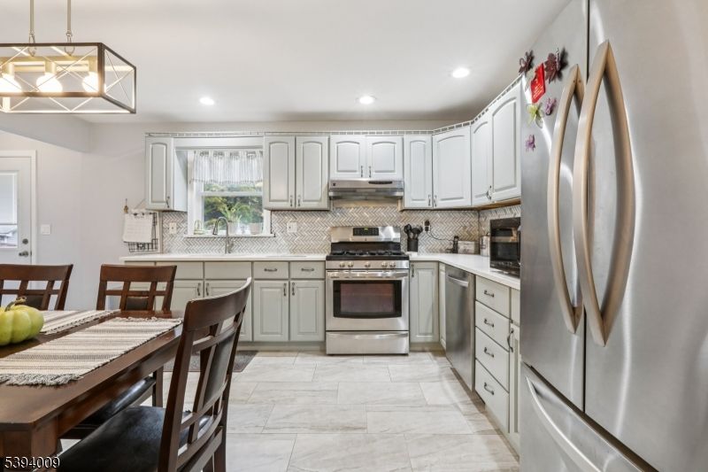 Dining room, Interior, Kitchen, Pendant Lights, Recessed Lighting, Stainless Steel Appliances