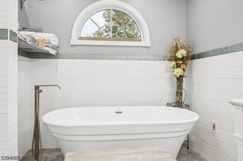 Bathroom, Free Standing Baths, Interior