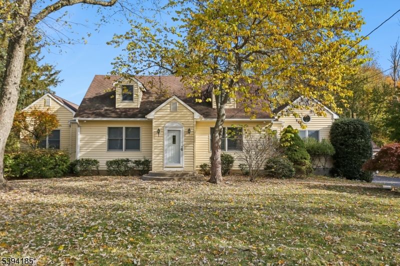 Exterior, Facade, Cape Cod