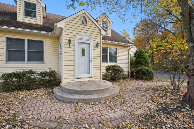 Exterior, Facade, Cape Cod