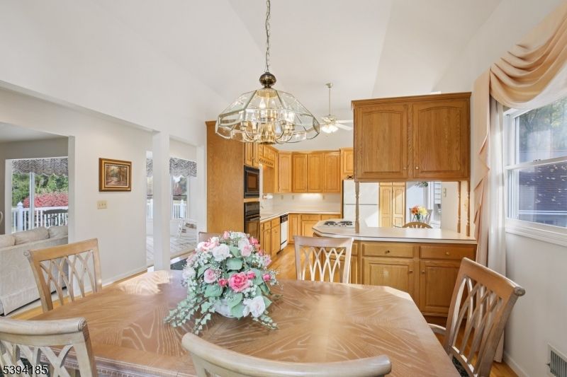 Chandelier, Dining room, Interior, Kitchen, Pendant Lights