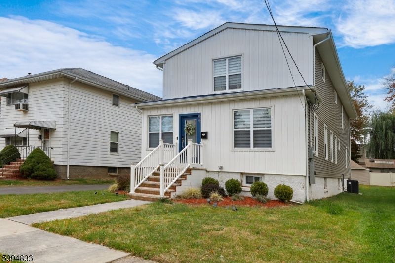 Exterior, Facade, Farmhouse