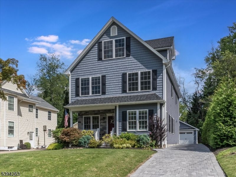 Exterior, Facade, American Craftsman