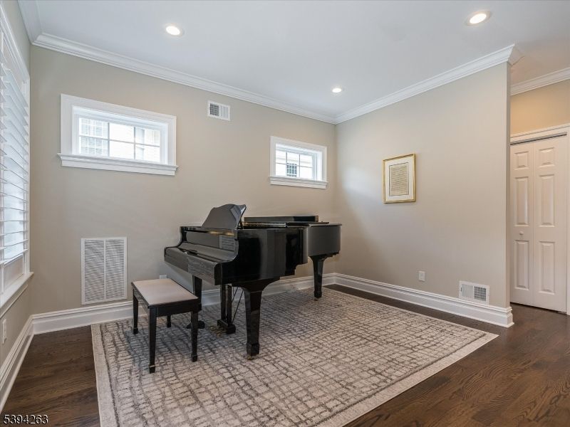 Interior, Piano, Recessed Lighting, Wood Texture Flooring