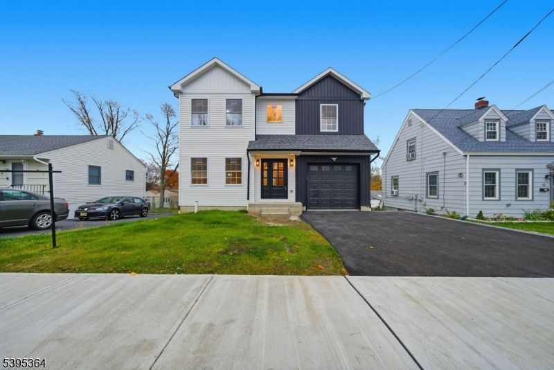 Attached, Exterior, Facade, Farmhouse