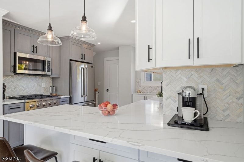 Interior, Kitchen, Pendant Lights, Recessed Lighting, Stainless Steel Appliances