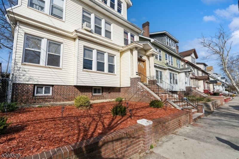 Exterior, Facade, Brick Facade, Queen Anne Victorian