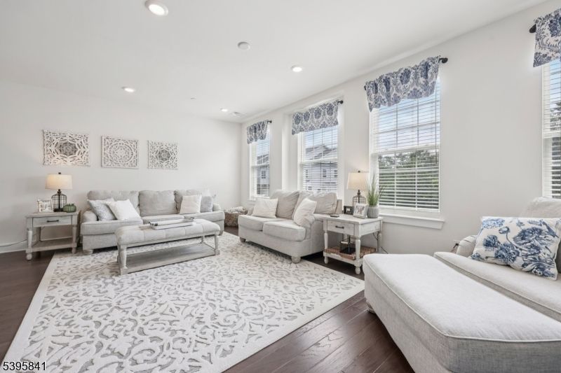 Bedroom, Interior, Living room, Recessed Lighting, Wood Texture Flooring