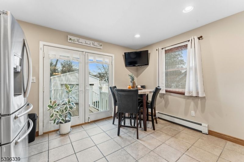 Dining room, Interior, Recessed Lighting