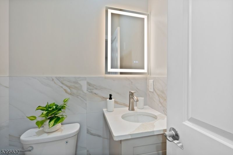 Bathroom, Interior, Marble Walls