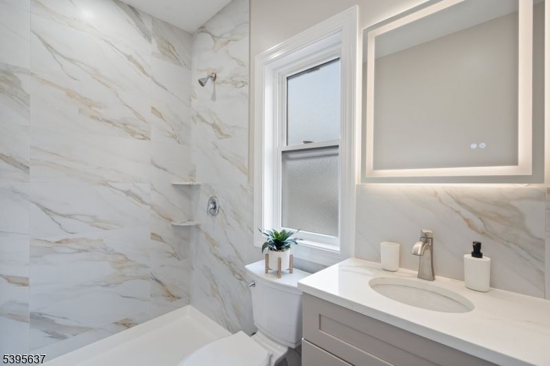 Bathroom, Interior, Marble Walls
