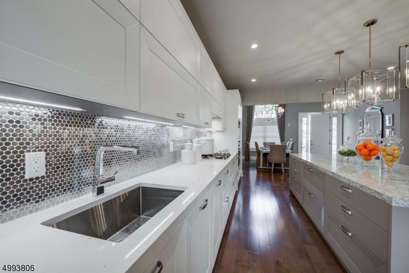 Dining room, Interior, Kitchen, Pendant Lights, Recessed Lighting, Wood Texture Flooring
