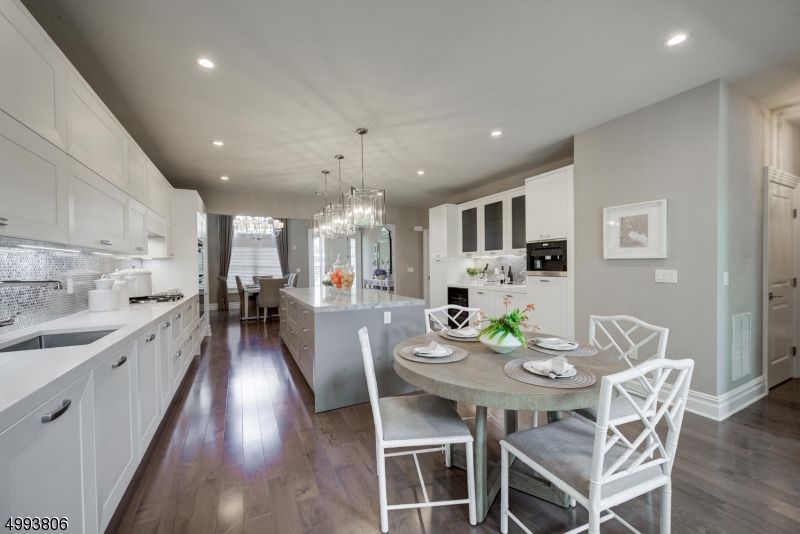 Chandelier, Dining room, Interior, Kitchen, Pendant Lights, Recessed Lighting, Wood Texture Flooring