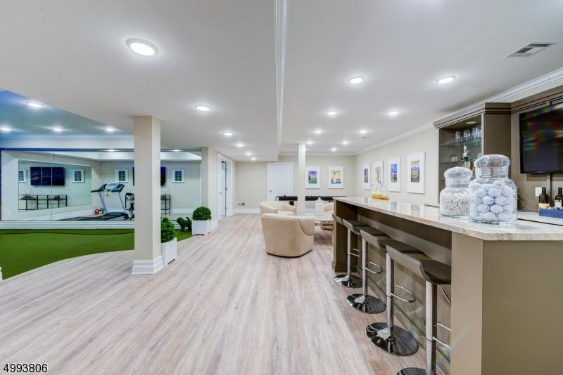 Fitness Equipment, Interior, Recessed Lighting, Wood Texture Flooring