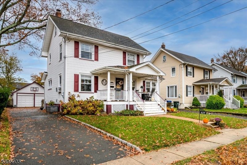 Detached Garage, Exterior, Facade, Queen Anne Victorian