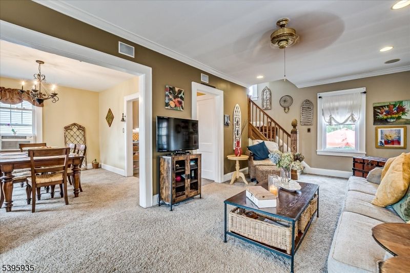 Chandelier, Dining room, Interior, Living room, Pendant Lights, Recessed Lighting