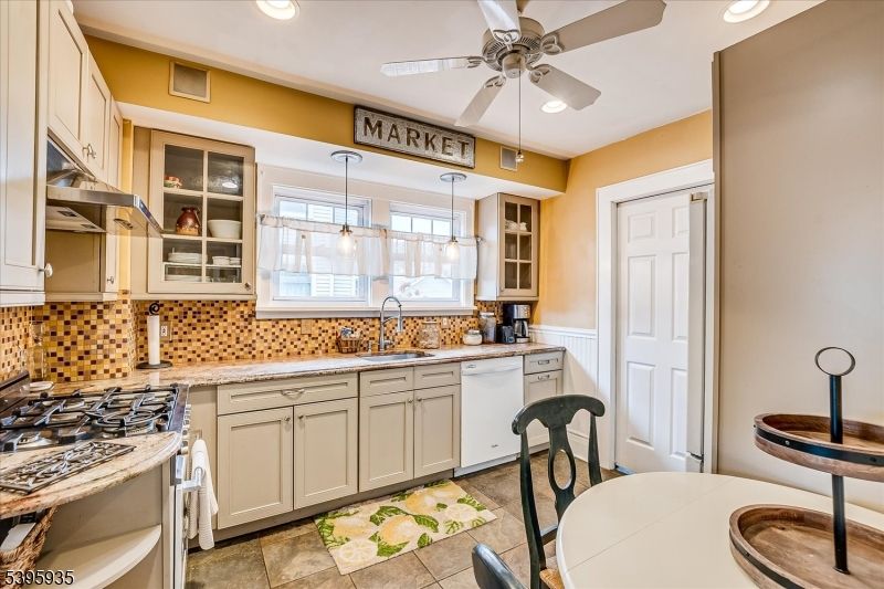 Interior, Kitchen, Pendant Lights, Recessed Lighting