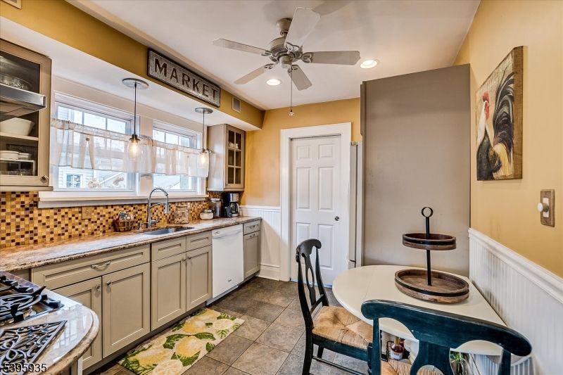 Dining room, Interior, Kitchen, Pendant Lights, Recessed Lighting