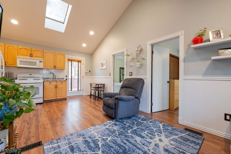 Dining room, Interior, Kitchen, Recessed Lighting, Wood Texture Flooring