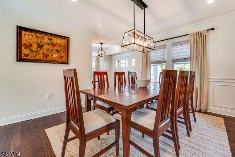 Chandelier, Dining room, Interior, Pendant Lights, Recessed Lighting, Wood Texture Flooring