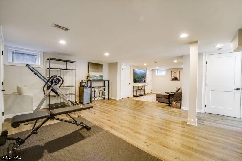 Fitness Equipment, Interior, Recessed Lighting, Wood Texture Flooring