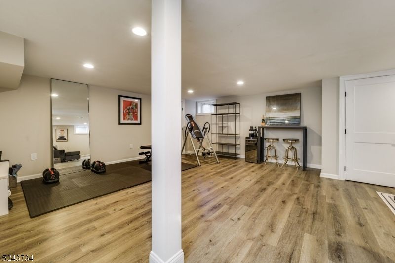 Fitness Equipment, Interior, Recessed Lighting, Wood Texture Flooring