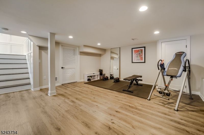 Fitness Equipment, Interior, Recessed Lighting, Wood Texture Flooring