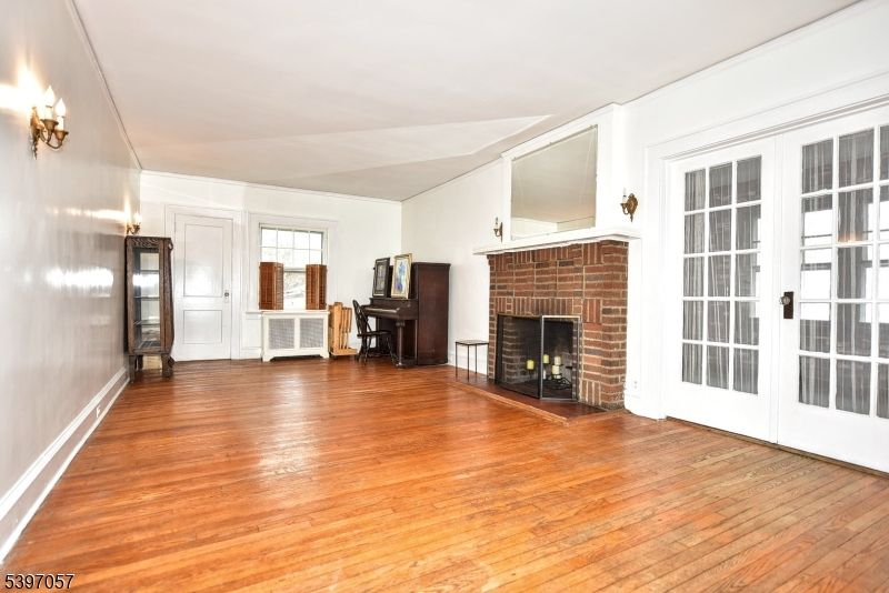 Empty room, Fireplace, Interior, Piano, Wood Texture Flooring