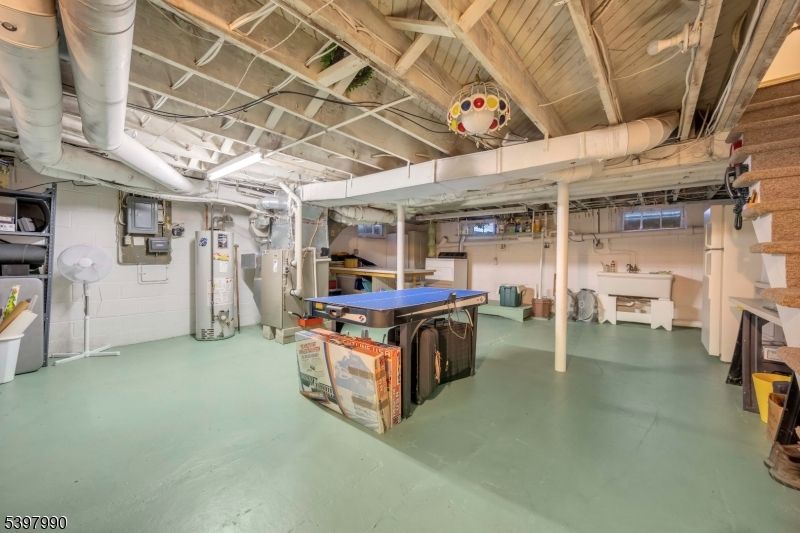 Game Room, Garage, Interior