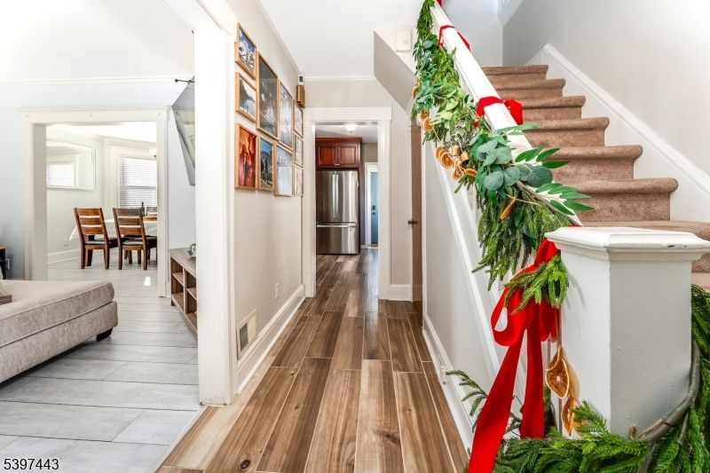 Dining room, Interior, Kitchen, Stainless Steel Appliances, Wood Texture Flooring