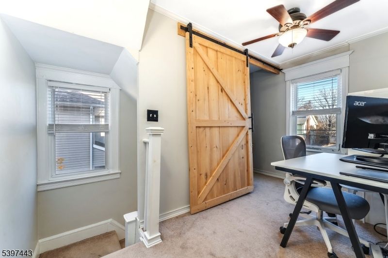 Home Office, Interior