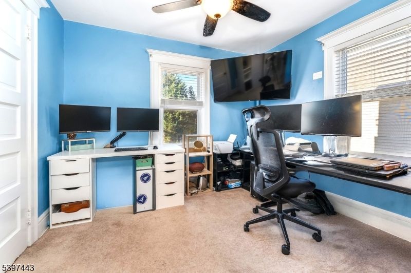 Home Office, Interior