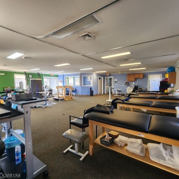 Fitness Equipment, Interior, Kitchen, Recessed Lighting