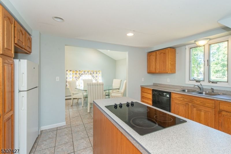 Dining room, Interior, Kitchen, Recessed Lighting