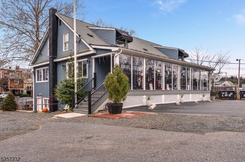 Backyard, Exterior, Facade, Cape Cod