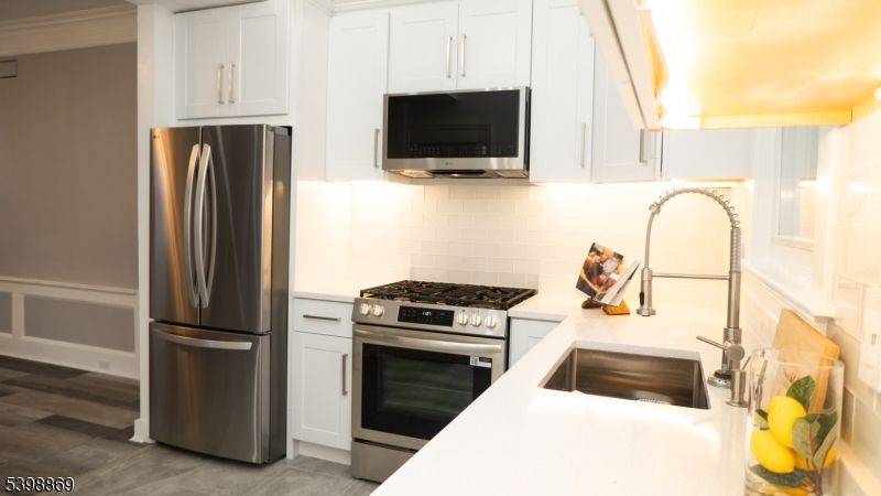 Interior, Kitchen, Stainless Steel Appliances, Wood Texture Flooring
