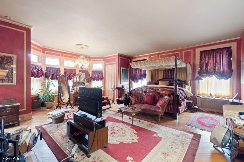 Chandelier, Interior, Living room