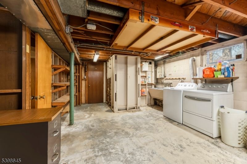Interior, Washer, Wooden Beams, Wooden Ceilings