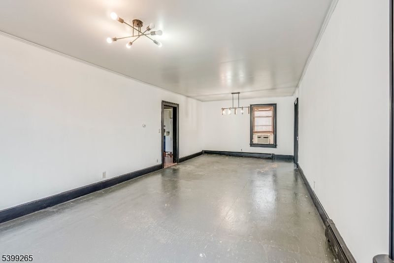 Empty room, Interior, Pendant Lights