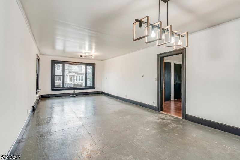 Empty room, Interior, Pendant Lights
