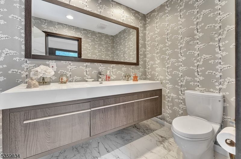 Bathroom, Interior, Marble, Recessed Lighting