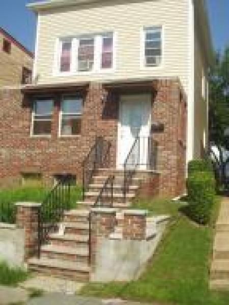 Exterior, Facade, Brick Facade, Rowhouse