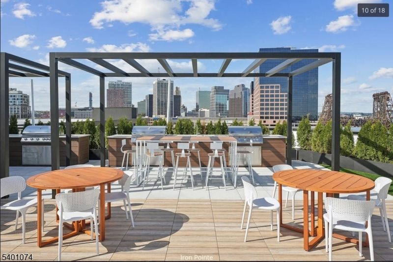 Exterior, Other, Skyline