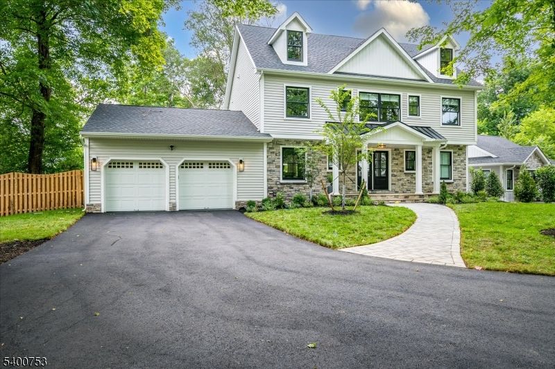 Attached, Exterior, Facade, Farmhouse