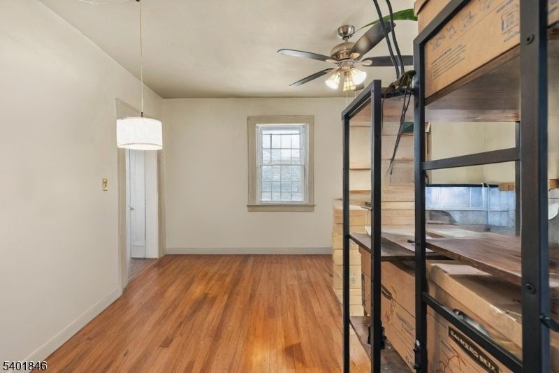 Interior, Pendant Lights, Wood Texture Flooring