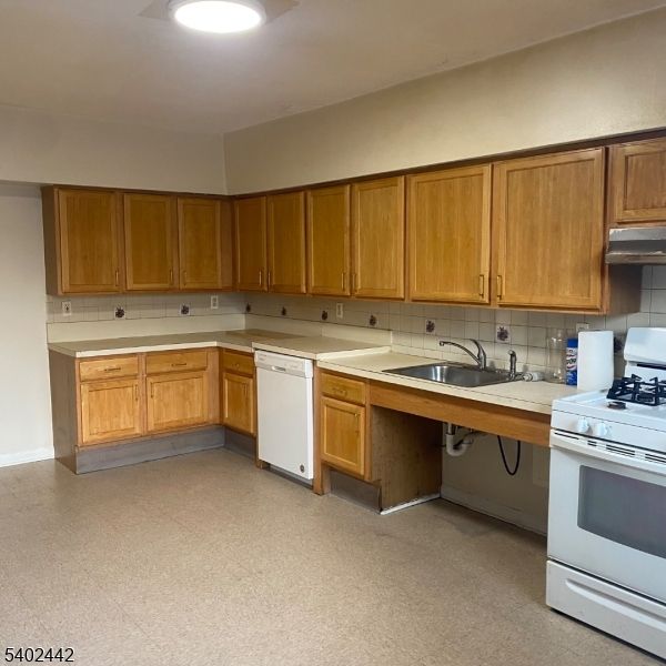 Interior, Kitchen, Recessed Lighting, Tile Countertops