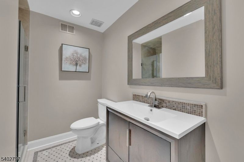 Bathroom, Interior, Recessed Lighting